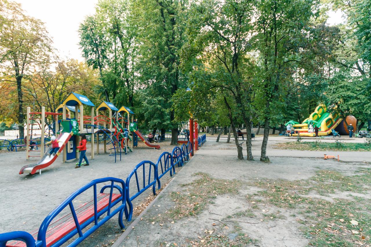 Apartment On Sevastopolska Square Kiev Exterior photo